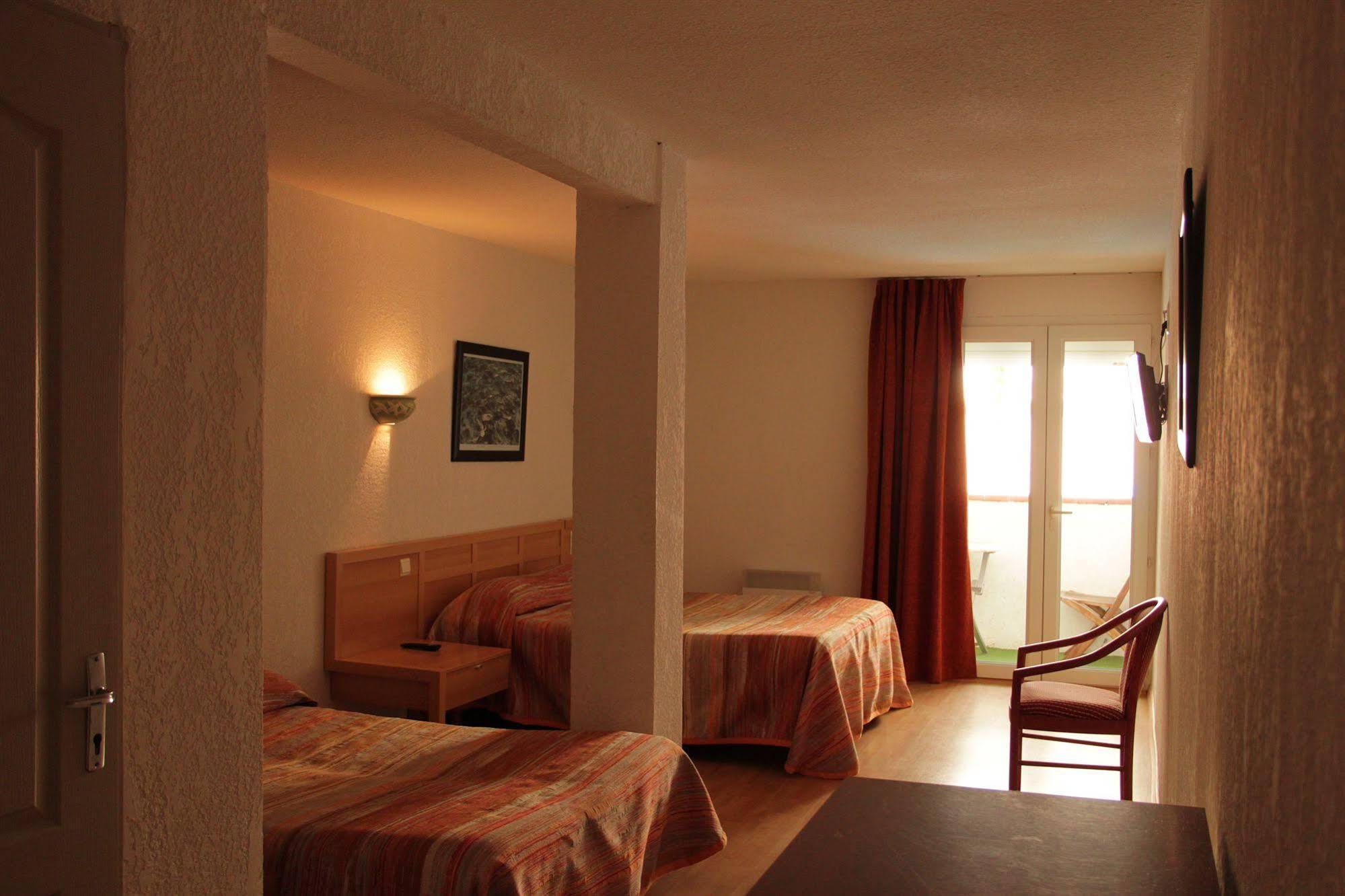 Hotel Saint Georges, Face A La Mer Canet-en-Roussillon Eksteriør billede