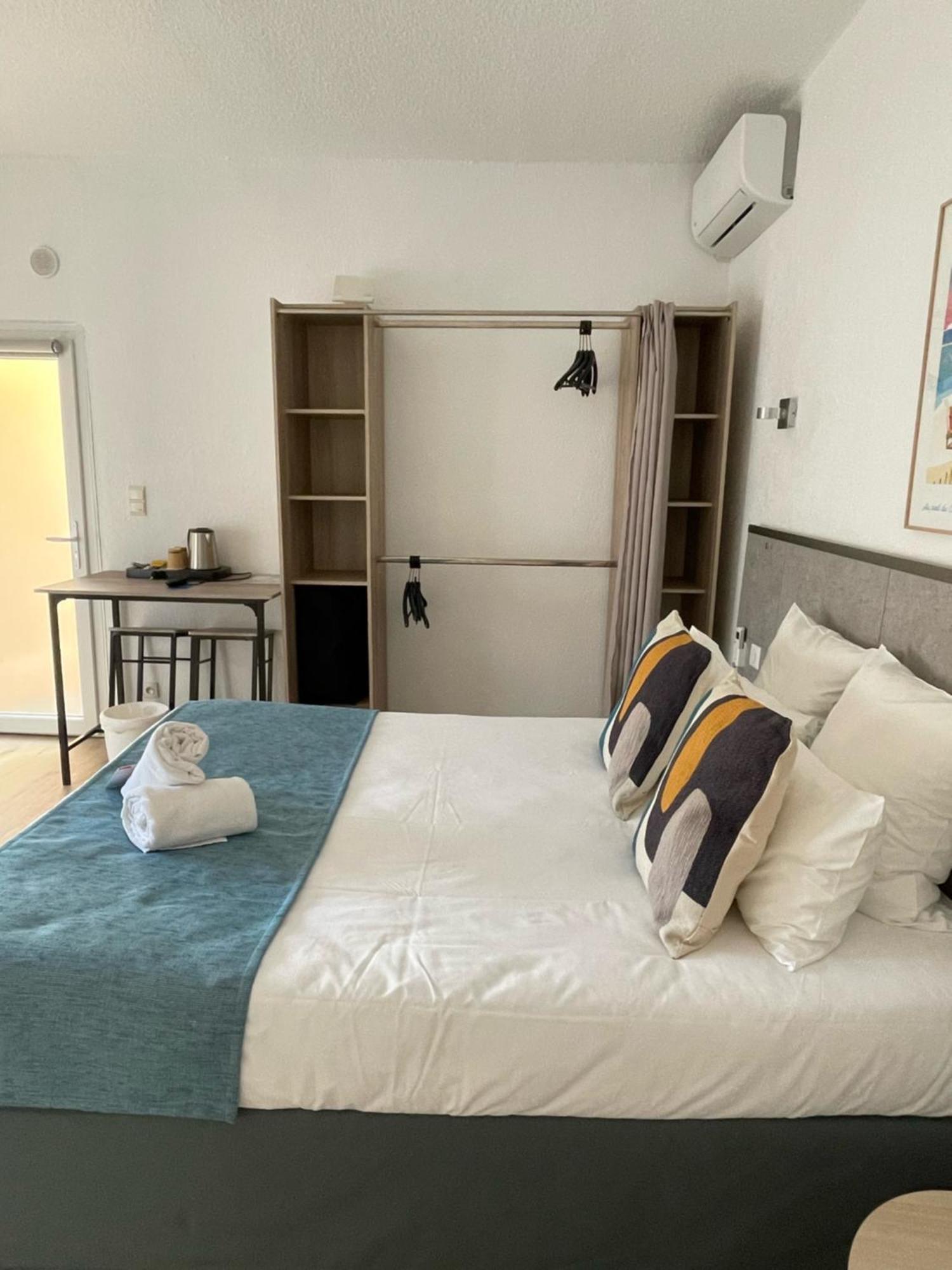 Hotel Saint Georges, Face A La Mer Canet-en-Roussillon Eksteriør billede