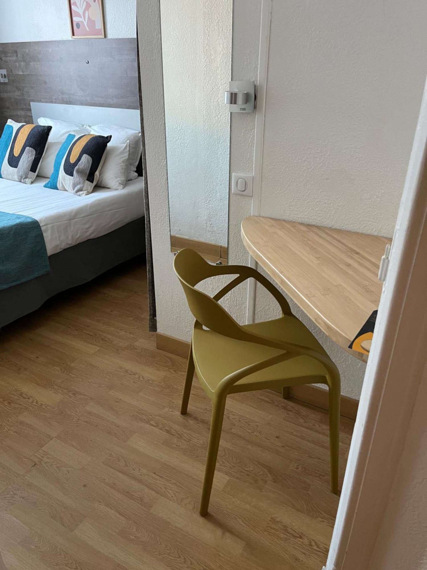 Hotel Saint Georges, Face A La Mer Canet-en-Roussillon Eksteriør billede