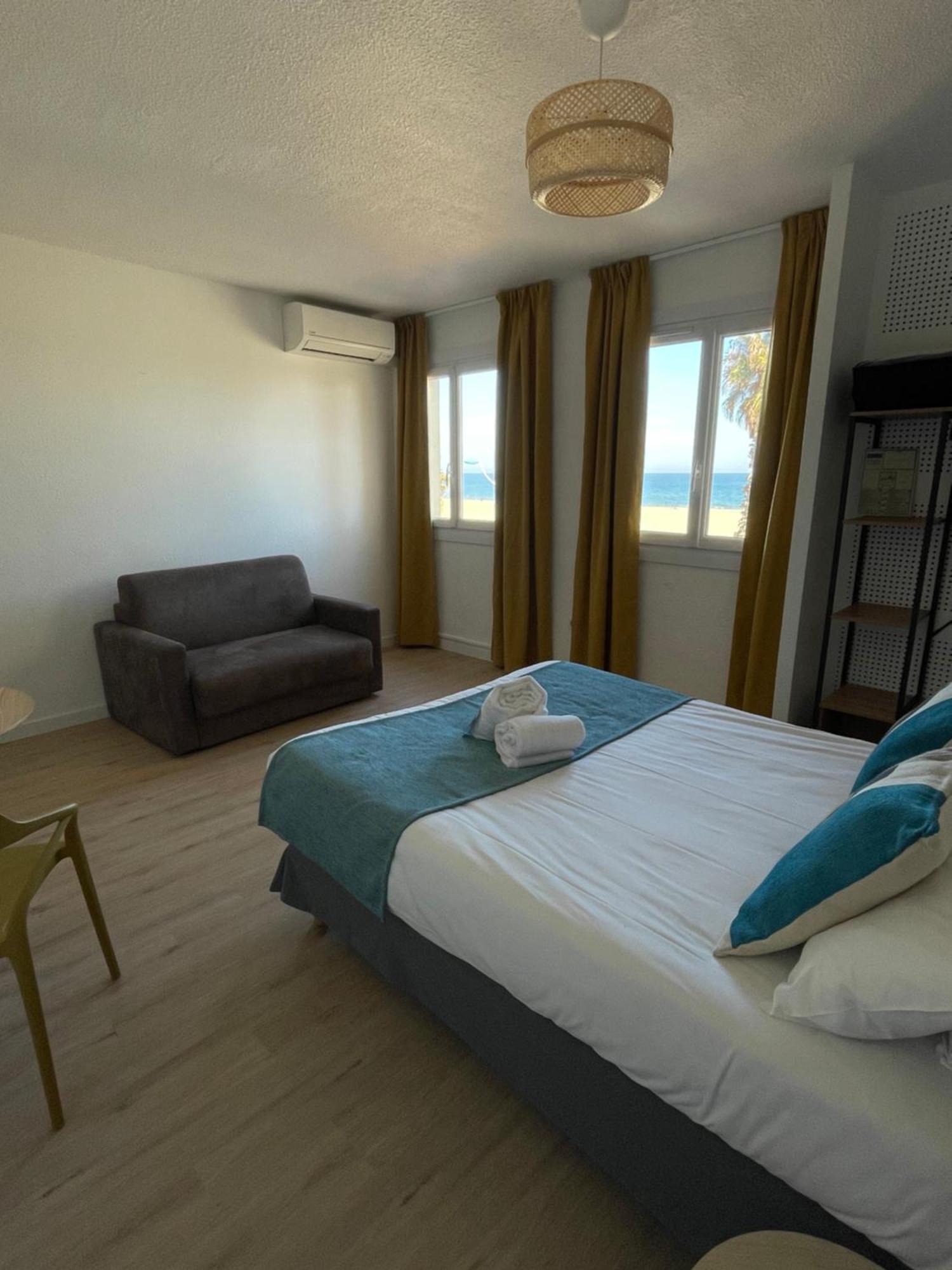 Hotel Saint Georges, Face A La Mer Canet-en-Roussillon Eksteriør billede