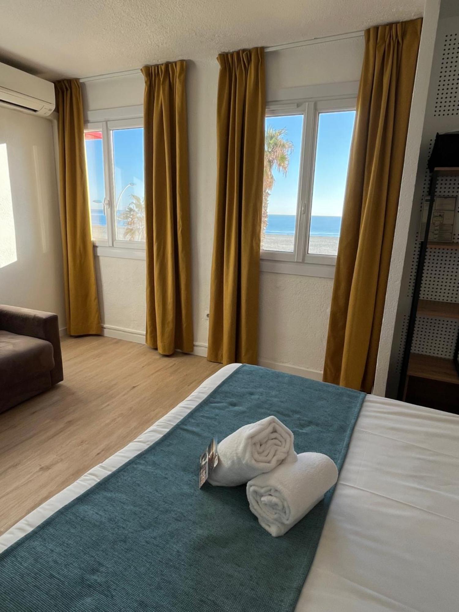 Hotel Saint Georges, Face A La Mer Canet-en-Roussillon Eksteriør billede