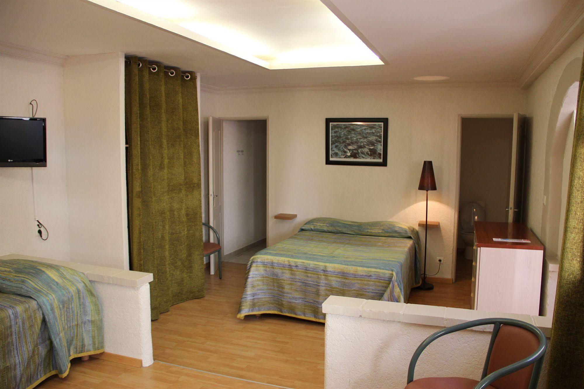 Hotel Saint Georges, Face A La Mer Canet-en-Roussillon Eksteriør billede